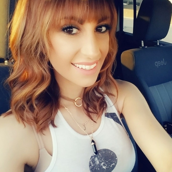 Meet your Posher, Cassie - Picture 1 of 1